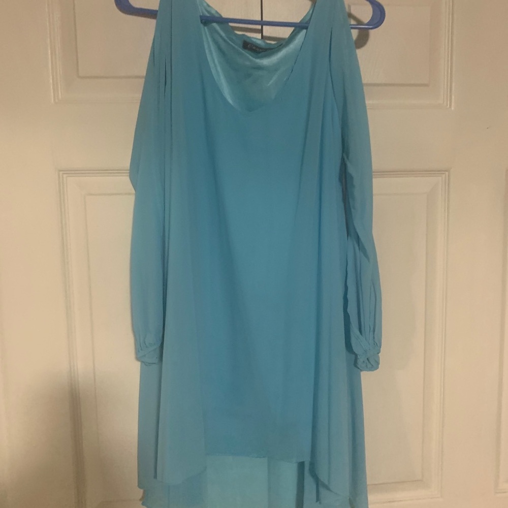 Blue mini dress with open long sleeve